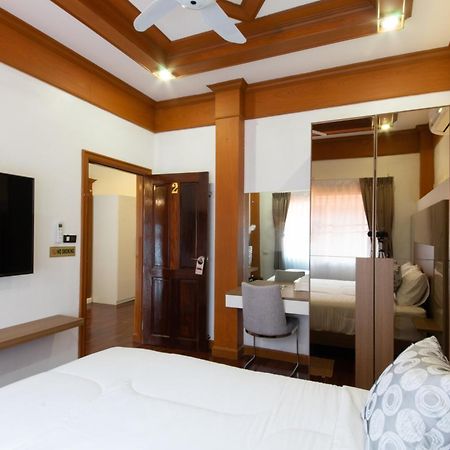 Villa Rudi House Patong Exterior foto